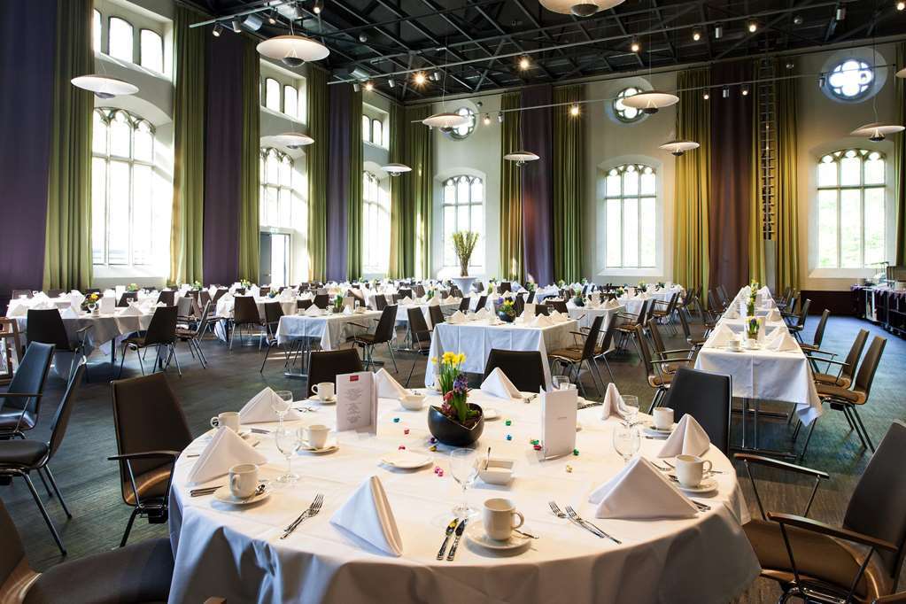 Steigenberger Parkhotel Hotel 4*